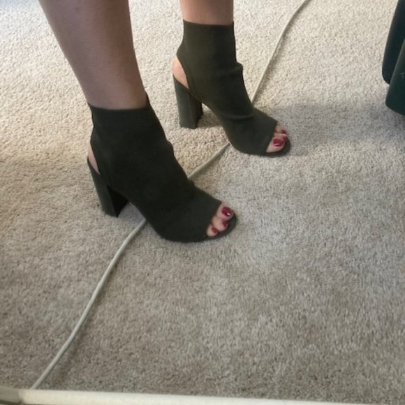 NEW olive green peep toe heels size 7.5 - Picture 8 of 8